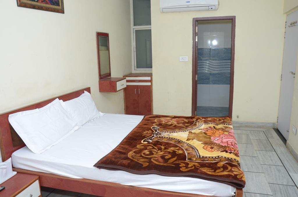 Oyo 15242 Hotel Rathi Palace ジャイプール 部屋 写真