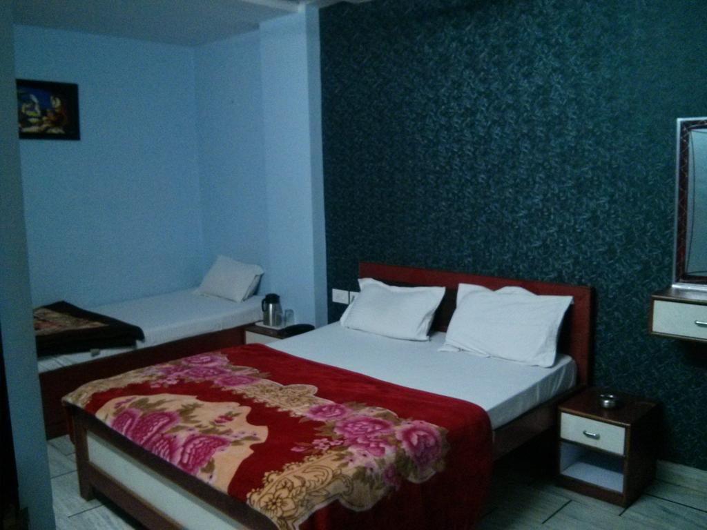 Oyo 15242 Hotel Rathi Palace ジャイプール エクステリア 写真